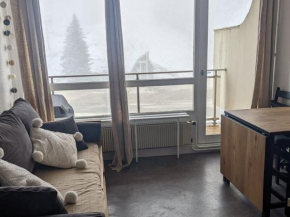 Studio cabine cosy au pied des pistes avec balcon - FR-1-557-115